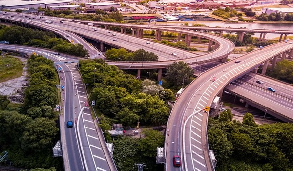 Featured Image of Mahindra Ivy Lush Connectivity